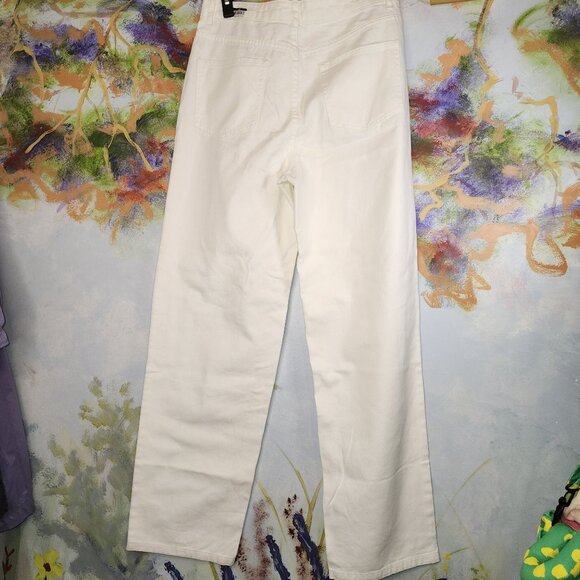 White Future Collective High-Waisted Straight Leg Jeans with cutout front pocket - Picture 7 of 8